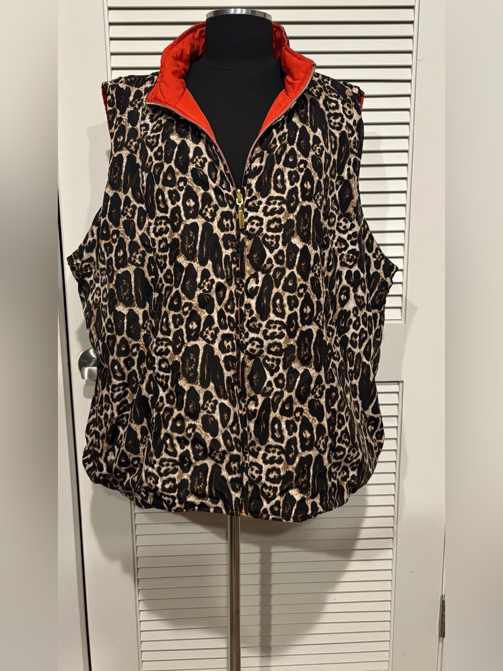 Reversible Puffer Vest - Picture 3 of 5